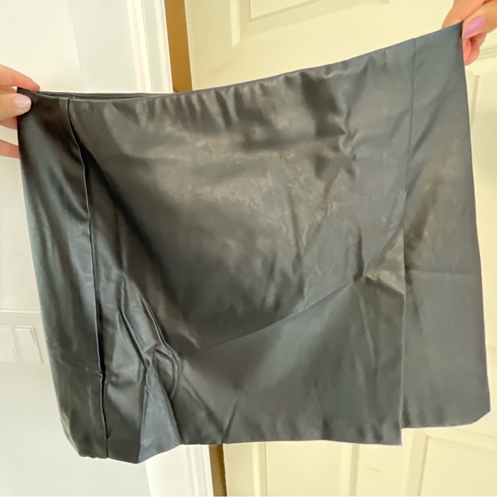 Faux leather mini skirt